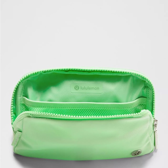 Lululemon Everywhere Belt Bag 1L- Citra Lime - Picture 4 of 5